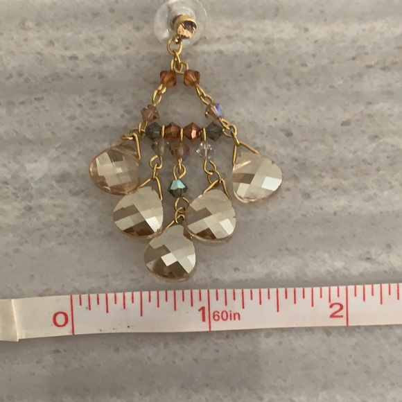 Chandelier earrings with amber beads and goldtone hardware (costume) - Picture 5 of 5